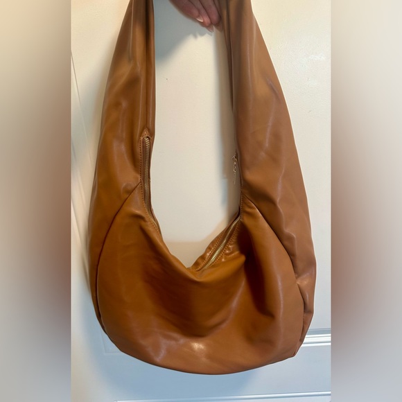 Anthropologie Timmie Faux-Leather Slouchy shoulder bag in tan - Picture 4 of 6